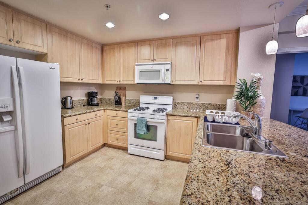 Irvine Upscale 2Br Apt Near Spectrum, Great Park, Uci Apartment Bagian luar foto